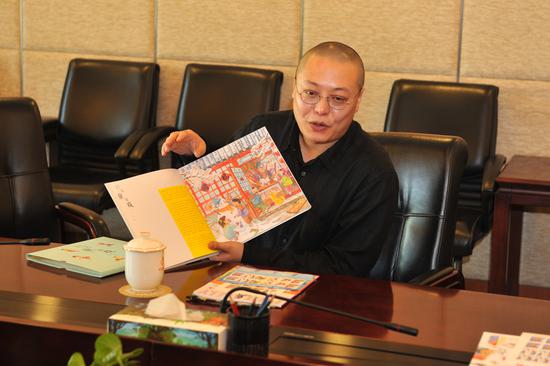 景绍宗展示《儿童游戏（一）》特种邮票创作札记