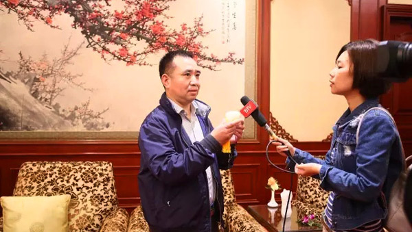 《中国飞天宝玺》雕刻大师孟庆东接受采访