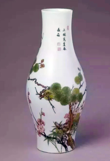 清雍正珐琅彩松竹梅纹瓶，故宫博物院